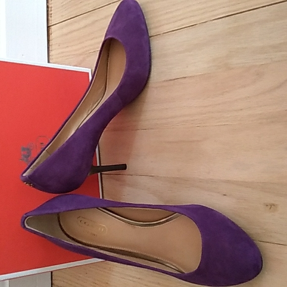 Coach nala kiss suede purple heels 8 new - Picture 1 of 4